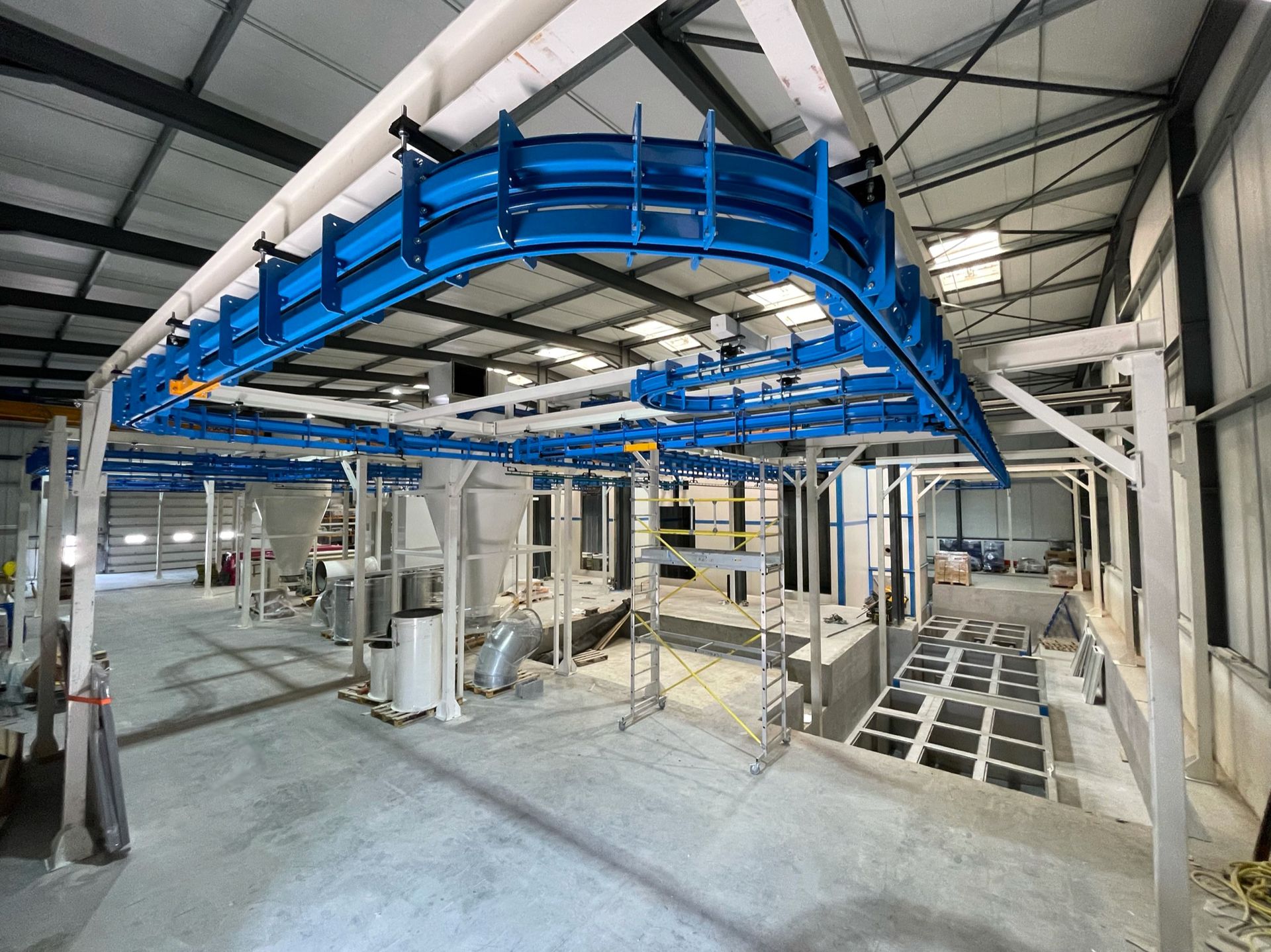 Complete powder coating line at Prolac Savoie